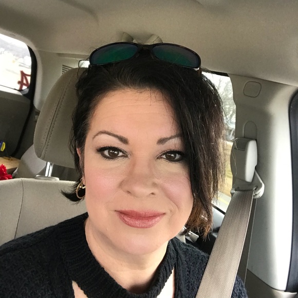 Meet your Posher, Suzette - Picture 1 of 4